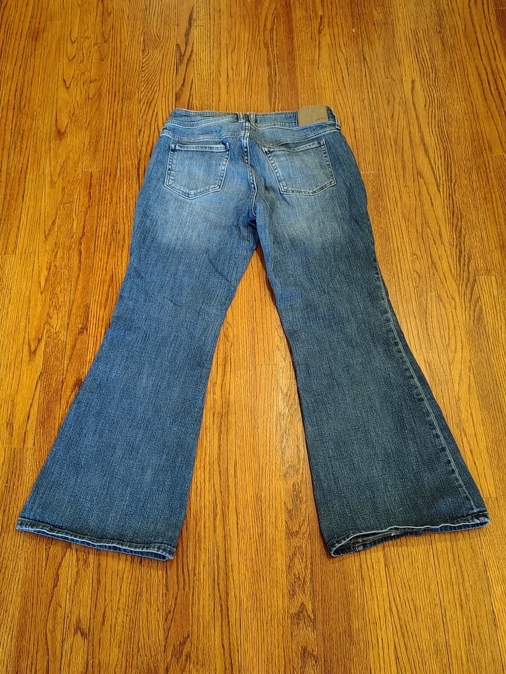 Aeropostale Low Rise Flare Jeans - Picture 2 of 6